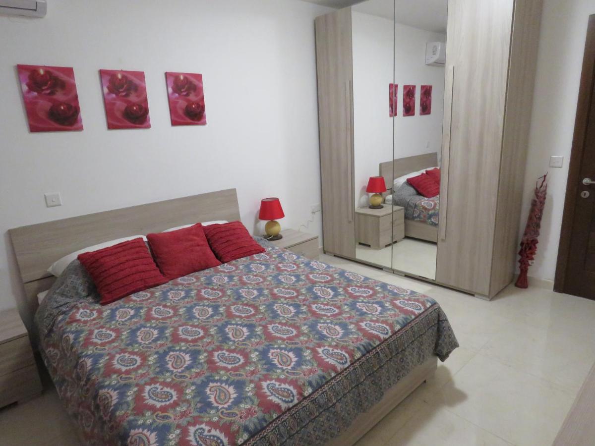 Aquamarine Sea Front Apartments - First Floor مارساسكالا المظهر الخارجي الصورة